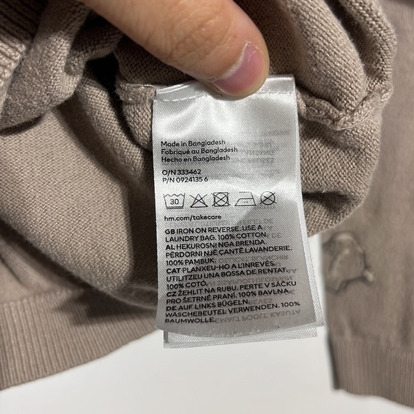 H&M Kid’s Beige Tan Bunny Rabbit Ribbed Detail Pullover Sweater Size 6X/7 - Picture 7 of 8